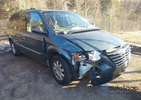 2005 Chrysler Town & Country Touring from USA, damaged, VIN 2C4GP54LX5R486857